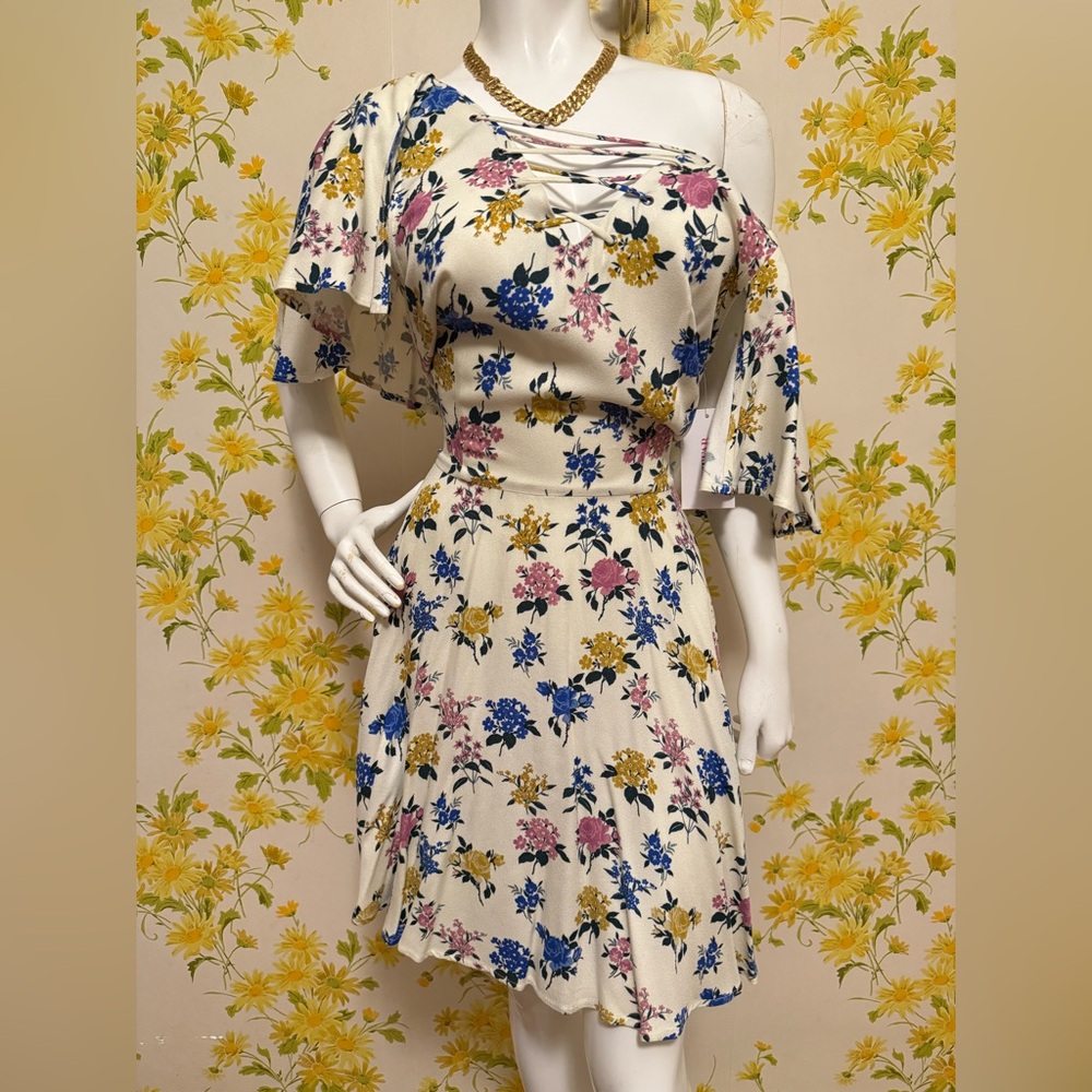 JustFab Cream Floral Dress with crisscross details size M